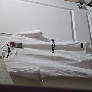 Under Armour T- Shirt SMALL
